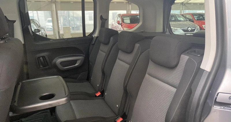 Toyota Proace City Verso cena 99900 przebieg: 126100, rok produkcji 2020 z Gdańsk małe 379